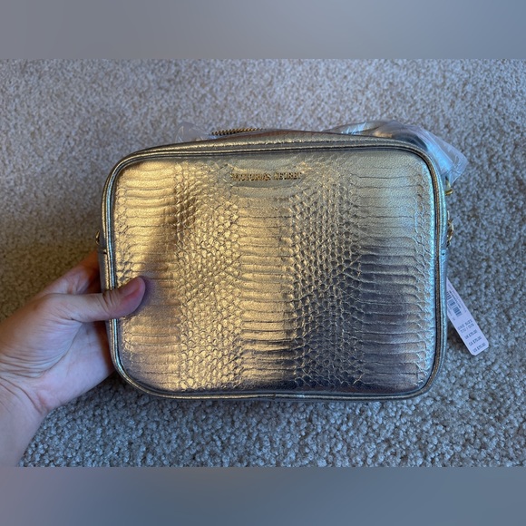 Victoria’s Secret Metallic Silver Snakeskin Crossbody Purse Gold Link Chain - Picture 2 of 5